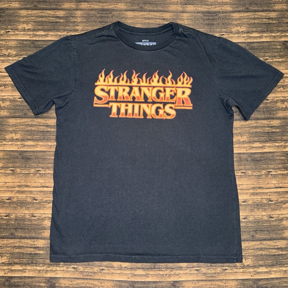 Netflix T-Shirt Youth XXL Black Stranger Things Flame Logo Crewneck